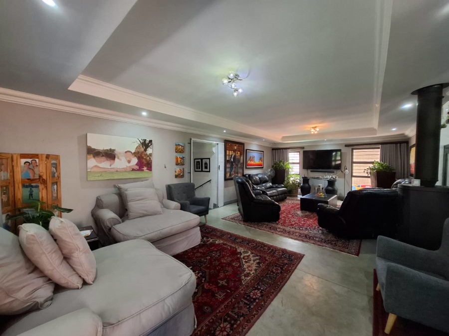 5 Bedroom Property for Sale in Cashan North West